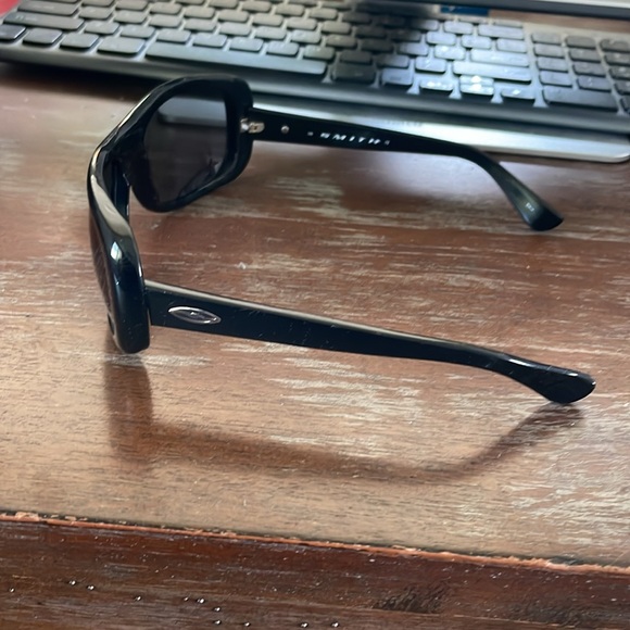 Smith black sunglasses unisex with case and cloth. No size or style listed. - Picture 15 of 16